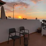 Ruhige Mit Meerblick Und Pool Apartment