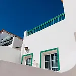 Ruhige Mit Meerblick Und Pool